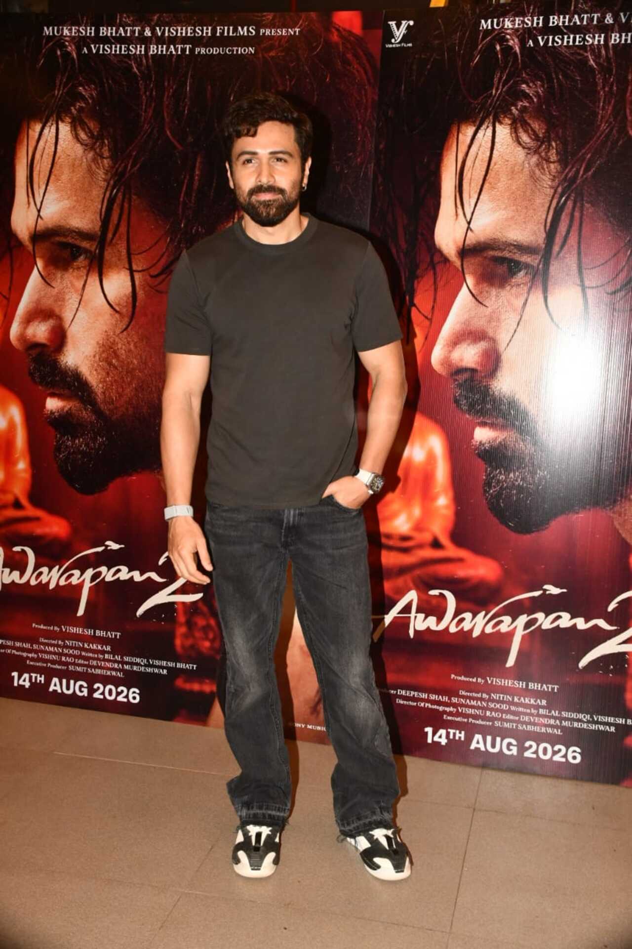 Emraan Hashmi kept his look understated yet stylish at the Awarapan 2 screening. He opted for a classic black T-shirt with relaxed-fit jeans.